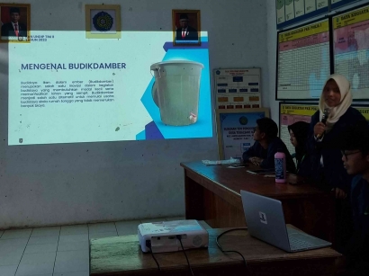 Mahasiswa KKN Tim II UNDIP Terus Berinovasi: Pengenalan Teknologi Budikdamber di Desa Tegalsari Bar