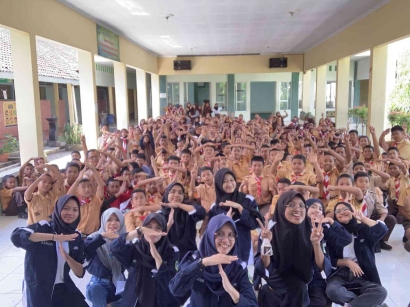 Ikatan Mahasiswa Berprestasi Wonogiri (IMAPRES) Berikan Sosialisasi Mengenai Bahaya Free Seks....
