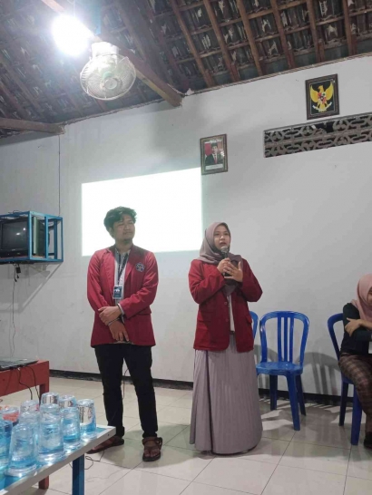 Mahasiswa KKN-PPM UNISRI Beri Pelatihan dan Sosialisasi pada Karang Taruna Desa Polokarto
