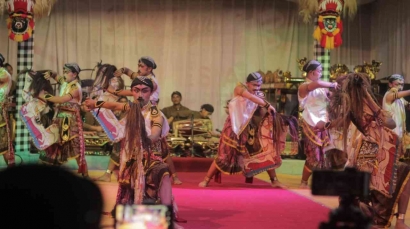 Kolaborasi Pendokumentasian Perayaan Suran : Pelestarian Kesenian Lokal Di Dusun Gumuk