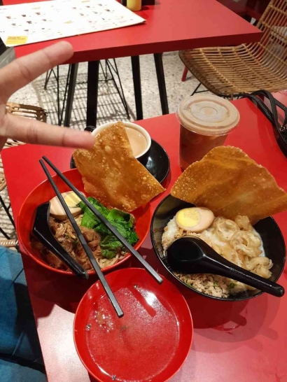 Mencicipi Kuliner Malam Mie Ayam Sinar Utama di SPBU Sudirman Medan