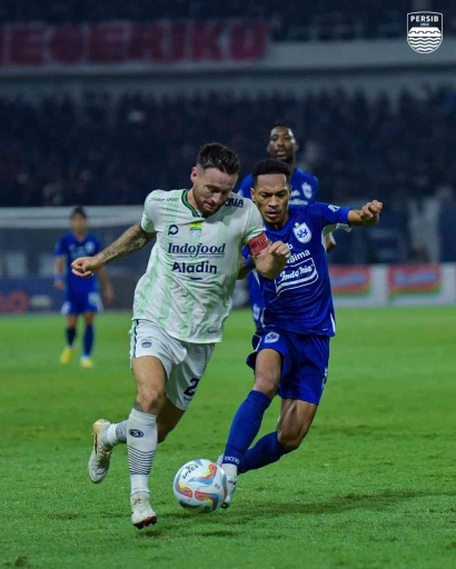 Dua Penalti Marc Klok bawa Persib Raih Tiga Poin dari Kandang PSIS Semarang