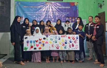 Salurkan Kreativitas Anak Panti Asuhan Siti Hajar dalam "The Magic Of Fingerpaint in Art"