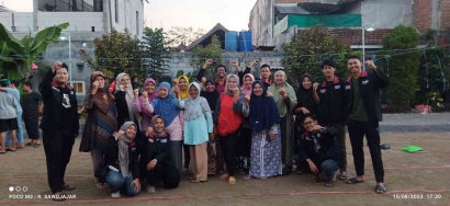 Mahasiswa PMM UMM Bersama Warga Tasyakuran dalam Rangka HUT RI Ke-78
