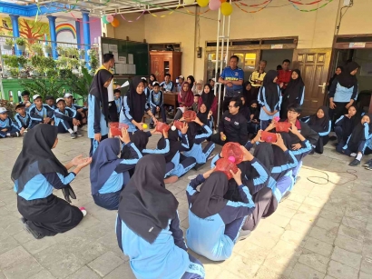 Mahasiswa PMM UMM dan SMP PGRI 01 Wonosari Berkolaborasi dalam Lomba Peringatan Kemerdekaan RI ke-78