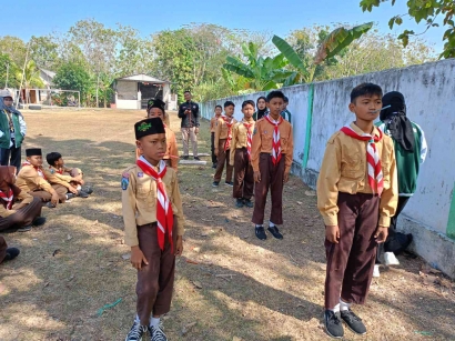 Edukasi Peduli Lingkungan Sejak Dini, KKN UNUGIRI Desa Tanjungharjo Gelar Kegiatan Sekolah Alam
