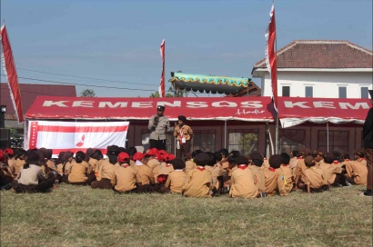 Kelompok PMM UMM Dukung Perkemahan Pramuka SDN Songgokerto 3 Kota Batu pada Hari Pramuka