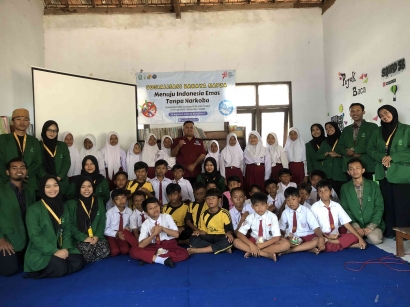 Mahasiswa Kkn 58 Iain Kediri Dan Bnn Kabupaten Kediri Berkolaborasi Dalam Sosialisasi Bahaya Napza