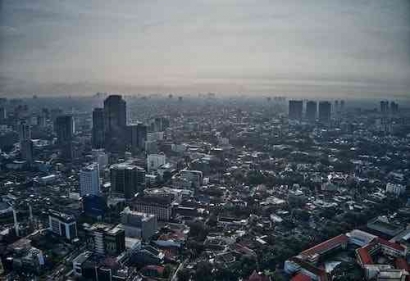 Cinta Pun Kena Polusi di Jakarta