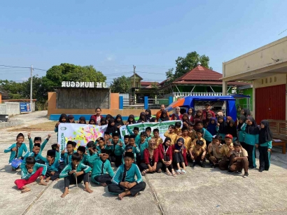 Jejak Perpustakaan Keliling untuk  Literasi pada Anak-anak di Desa Munggur, Andong, Boyolali