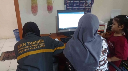 Mahasiswa KKN-T_25 UNUHA Dampingi Aparatur Desa Sukaraja dalam Pengoperasian Komputer