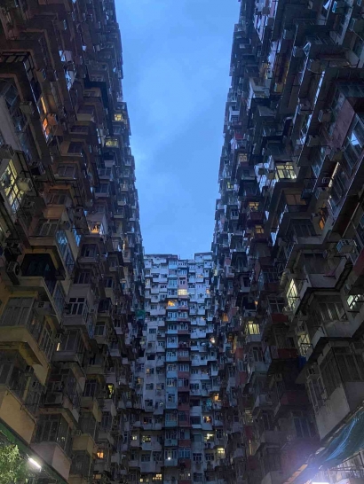 The Monster Building, Hong Kong