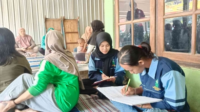 Cegah DBD: Mahasiswa KKN UIN Walisongo Bersama Kelurahan Bulusan Lakukan Pemantauan Jentik Nyamuk