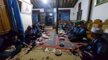 Silaturahmi Penuh Makna: Mahasiswa KKN Posko 62 Kunjungi Rumah Pak Kades Dawungsari
