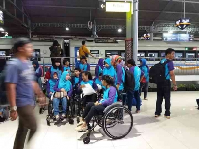 Serunya Kenangan Perjalanan Semarang-Solo-Yogyakarta Menggunakan KAI Commuter Bagi Difabel