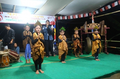 Mahasiswa KKN UPI Ikut Serta dalam Kegiatan Pentas Seni Budaya dan Kreasi di Desa Margamukti, Sumedang