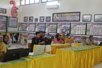 Mahasiswa UMM Beri Pelatihan Desain untuk Guru SD Negeri Tunjungsekar 1 Malang