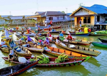Pasar Terapung Kalimantan Selatan: Petualangan Belanja Unik di Atas Sungai