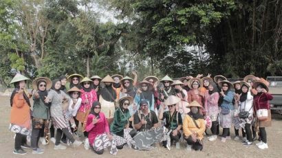 Mahasiswa KKN Unisa Kelompok 36 Meriahkan Kirab Budaya di Desa Sendangagung, Padukuhan Watugajah VI