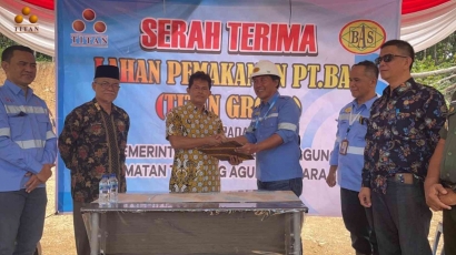 CSR - PT Bara Anugrah Sejahtera (Titan Group) Hibahkan Tanah Makam ke Masyarakat Desa Pulau Panggung