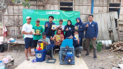Inovasi Mahasiswa Polines dalam Pemanfaatan Limbah Tongkol Jagung Menjadi Pupuk di Desa Jragung