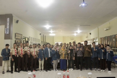 Universitas Airlangga Luncurkan Program Etika dan Literasi Digital untuk Siswa Jawa Timur