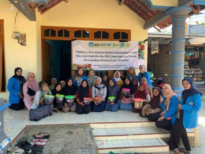Tim PKM PM Unipma: Pelatihan Ecoenzym untuk Mewujudkan Kemandirian Ekonomi Masyarakat