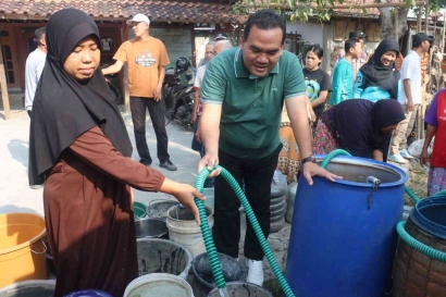 Krisis Air Bersih Alumni IPDN Salurkan 31 Tangki untuk Desa Terdampak Kekeringan di Blora
