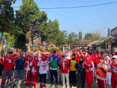 Support Peresmian Lapangan Renyah Warudoyong: Mahasiswa KKN UPI Turut Memeriahkan