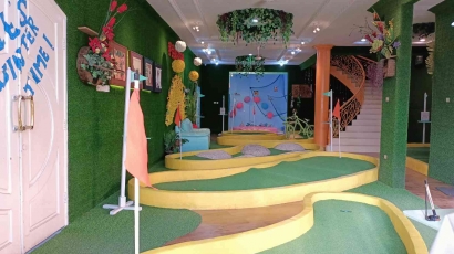 Serunya Main Mini Golf di Holeo Golf & Museum