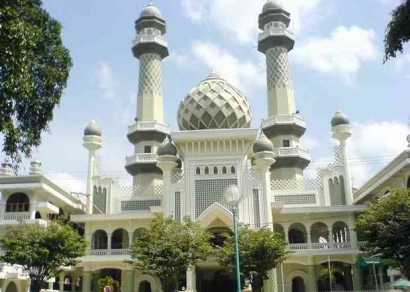 Masjid Agung Jami: Masjid Ikonik di Alun-alun Kota Malang