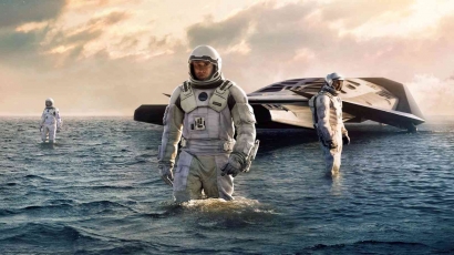 Film Fiksi Ilmiah yang Eksplorasi Konsep Luar Angkasa & Relativitas, Mirip "Interstellar"