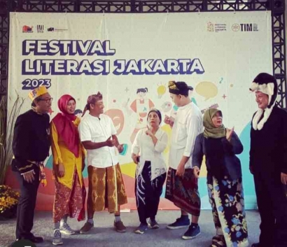 Kabaret KETAPELS "Bukan Sangkuriang Biasa" Sukses Mengguncang Festival Literasi Jakarta