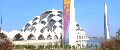 Menelusuri wisata Religi ke Masjid Al Jabbar Kota Bandung Jawa Barat