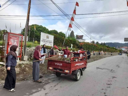 KKN-92 UINSU Gelar Gotong Royong Bersama Masyarakat Desa Jaranguda