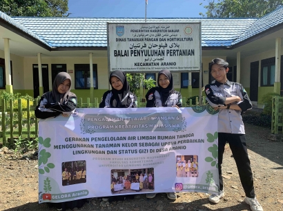Mahasiswa PSKM FK ULM Kelompok 13 Menjalankan Program Gerakan Pengelolaan Air Limbah Rumah Tangga di Desa Aranio RT 02