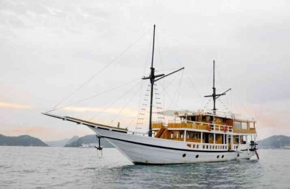 Batam Island Getaway, Wisata Kapal Phinisi