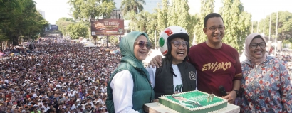 Kejutan Anies kepada Muhaimin Saat Jalan Gembira di Makassar