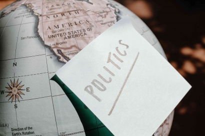 Media Sosial dalam Kampanye Politik: Pengaruhnya terhadap Opini Publik, Partisipasi Politik, dan Penyebaran Berita Palsu