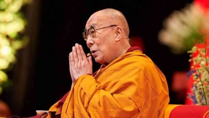 Dalai Lama: Pemimpin Spiritual Buddha Mahayana Tibet