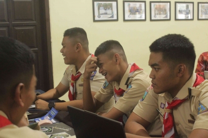 GNRM UNAIR Pantik Isu Etika Bermedia Sosial dalam Seminar Cakap Literasi dan Etika Digital di SMAN Taruna Nala Jawa Timur