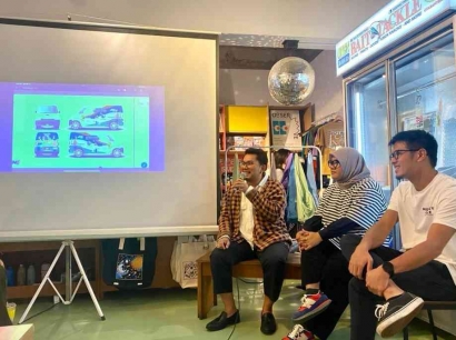 Kolaborasi JNE bersama Tab Space dan Grammars untuk Dukung Seniman Disabilitas di Bandung