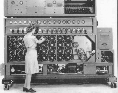 The Enigma Game: Cracking the Code that Changed History