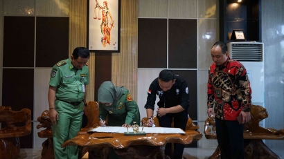 Pengadilan Negeri Jombang Melakukan Tanda Tangan MoU dengan Pemerintah Kabupaten 