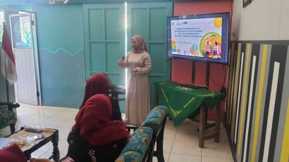 Workshop Mengembangkan Alat Permainan Edukatif (APE) Dadu Suku Kata untuk Mengembangkan Kemampuan Membaca Anak Usia Dini