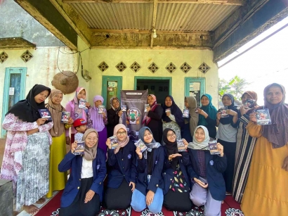Tim PKM-PM KERIS IPB University Berhasil Menciptakan Usaha Kecil Menengah Untuk Ibu-Ibu Single Perent di Kampung Panyarang Bogor