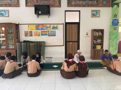 Mahasiswa Kel 32 PLPI UIN Banten Berkolaborasi dengan Pengurus BTQ Adakan Program Bimbingan Membaca Al Quran di SMPN 2 Cilegon