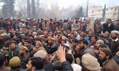Pegawai Negeri Gilgit-Baltistan Memprotes "Diskriminasi"