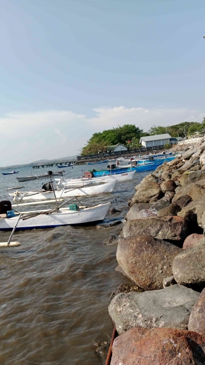 Pencemaran Air Laut di Anjungan Cempae Kota Parepare
