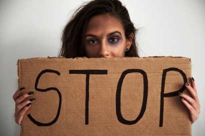 Reversi Korban KDRT dan Cara Kita Memandang Kekerasan Terhadap Perempuan